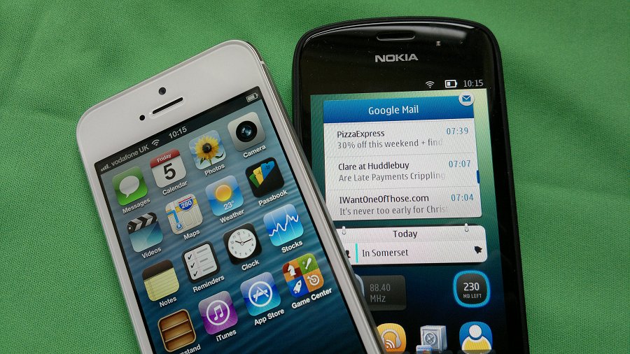 Head to head: a week with Nokia 808 PureView and Apple iPhone 5