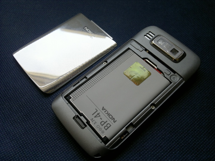 Pimping the Nokia E72 - software for 2011