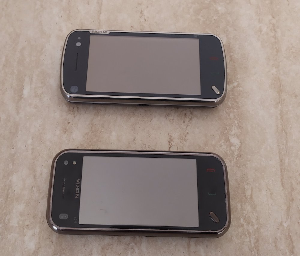 Nokia N97 and N97 mini: pimping sisters from 2009