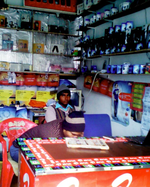 Mom and pop local phone shop