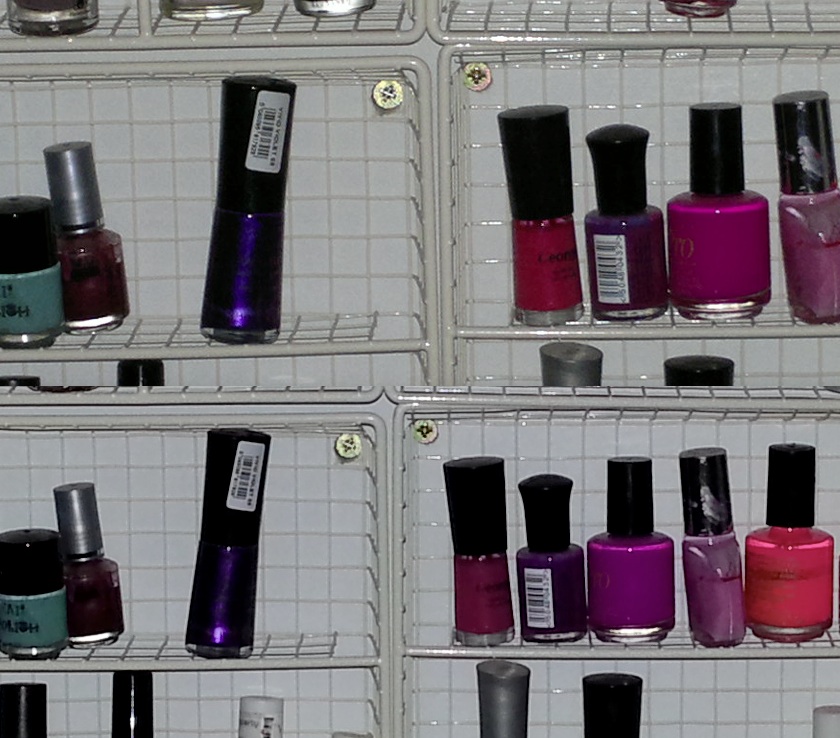 Appropriate cropped central detail, N8 on top, SGS III below