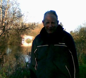 Auto-exposure when shooting into bright light