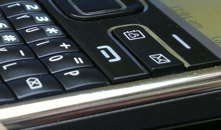 Nokia E72