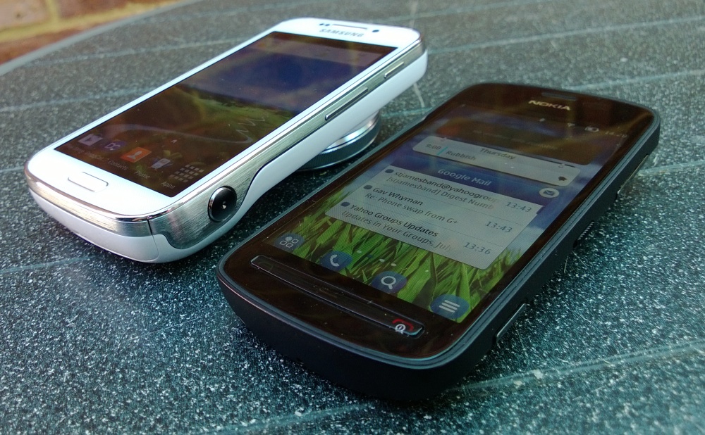 S4 Zoom and Nokia 808