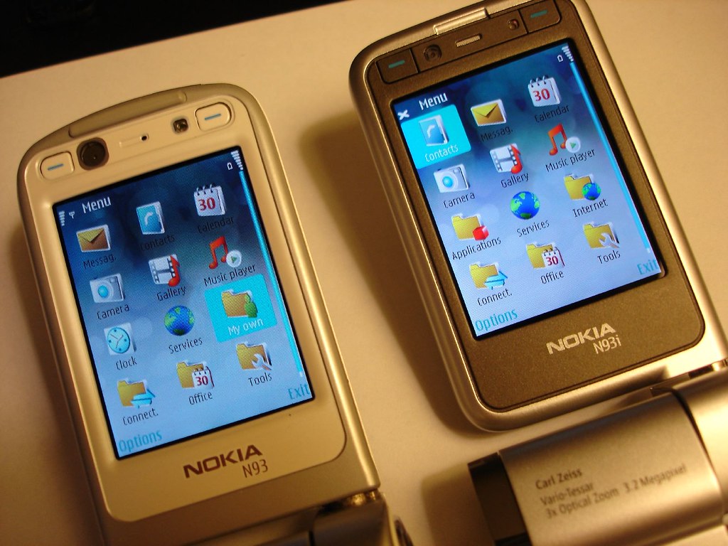 N93i / N93 Screen Comparison