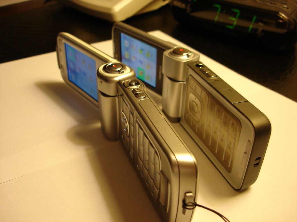 N93 / N93i Comparison