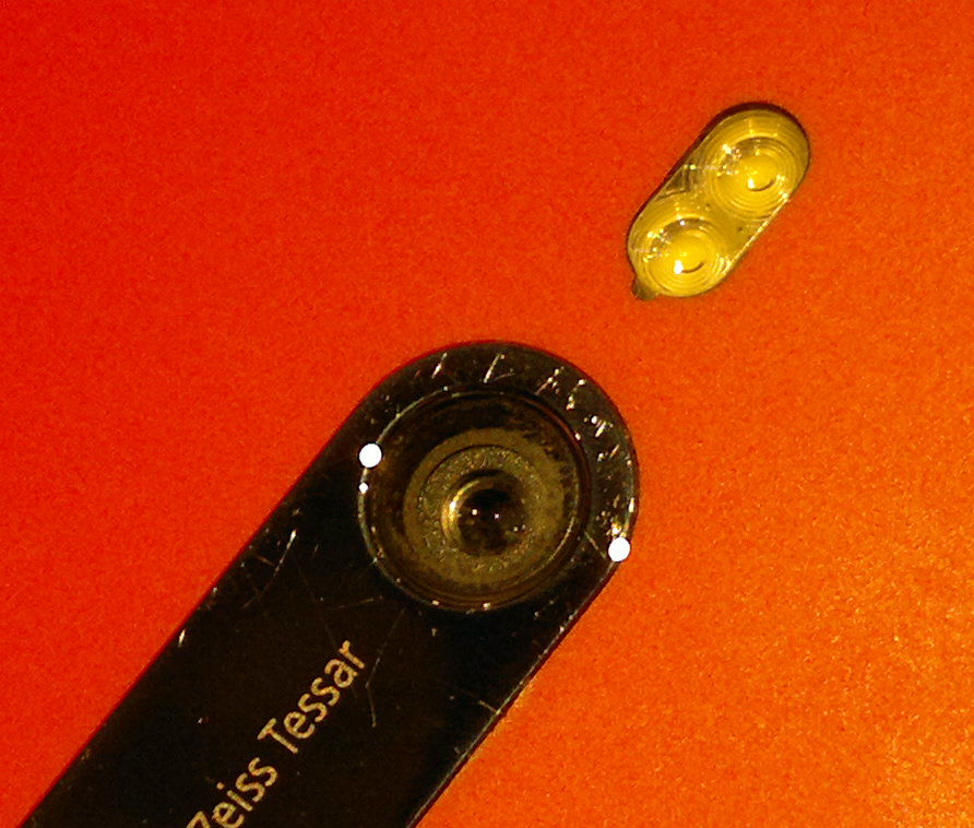 Up close with the 800's camera.