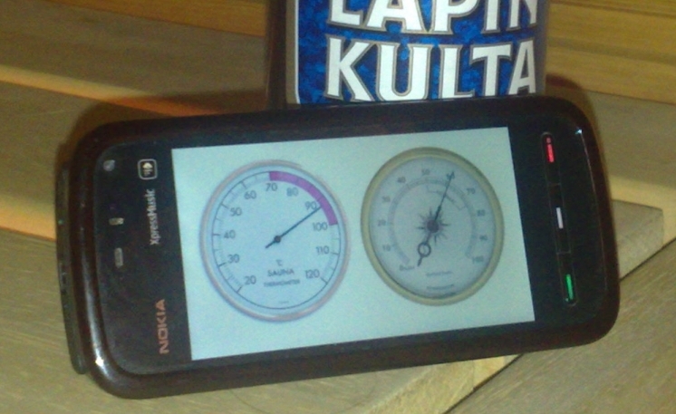 Nokia 5800 Sauna Edition close up