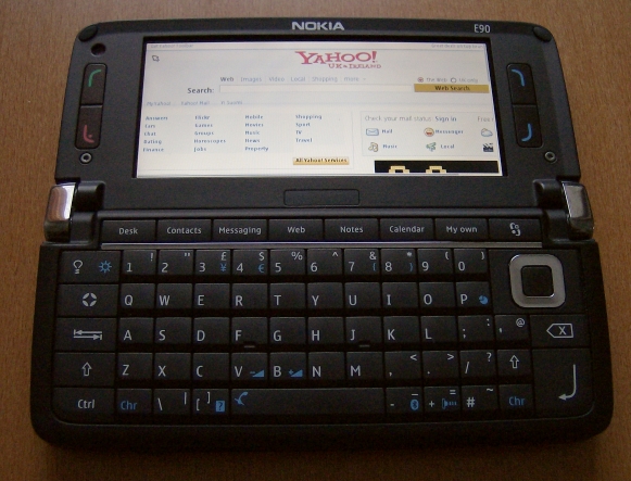 Nokia E90 displaying Yahoo UK website