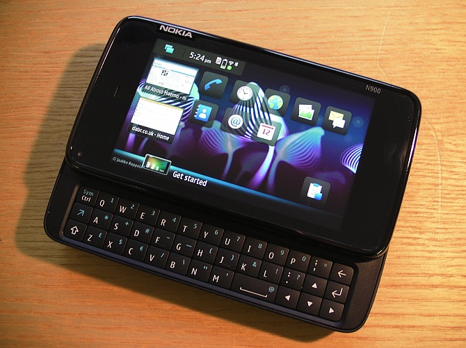 N900