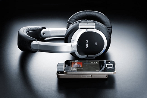Nokia N96 with headphones Nokia N96 with headphones