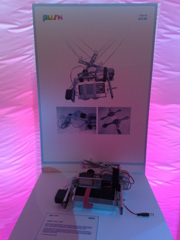 The N900 (and N8) articulated kite rig