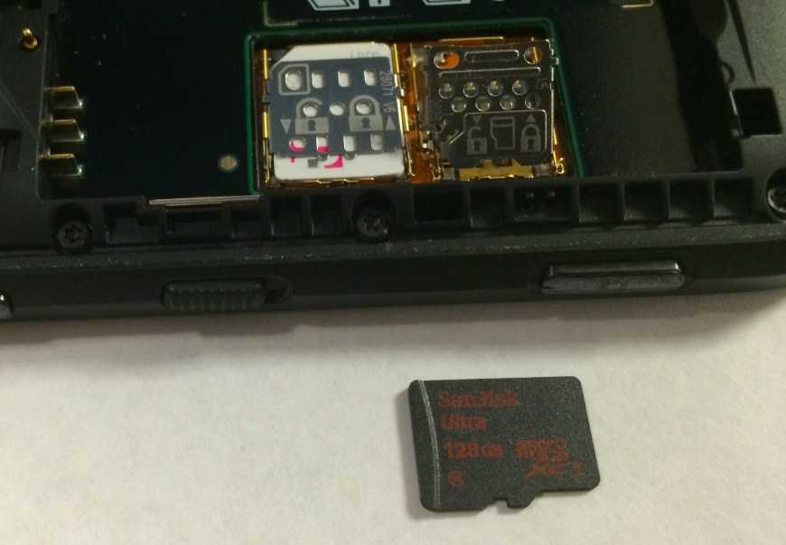 Nokia 808 with 128GB card