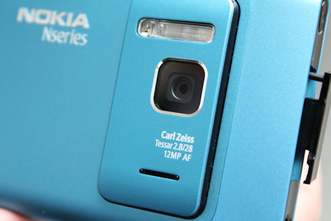 Nokia N8 camera cluster