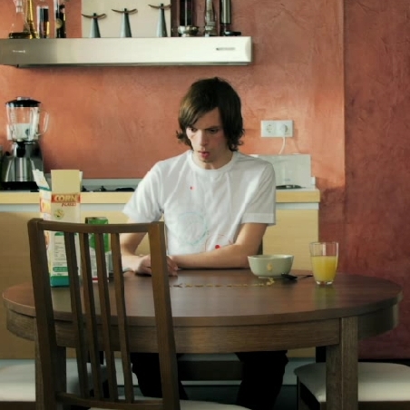 N-Gage breakfast scene