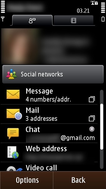 Linked contacts show chat as a contact method