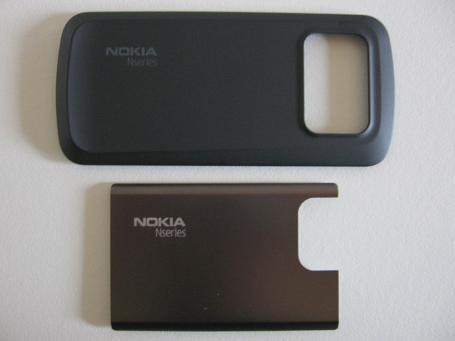 N97 Classic battery cover vs N97 Mini battery cover