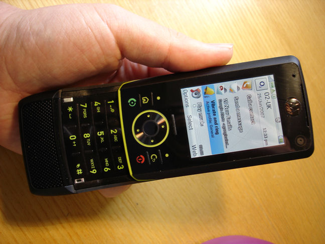 Moto RIZR Z8 UIQ Phone