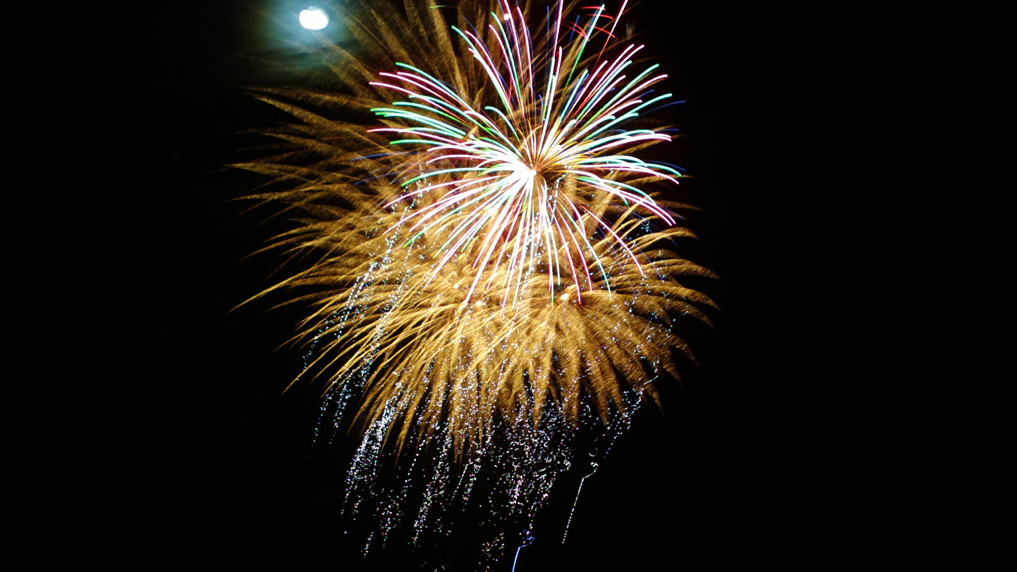 Full 808 3MP fireworks image from a mile away