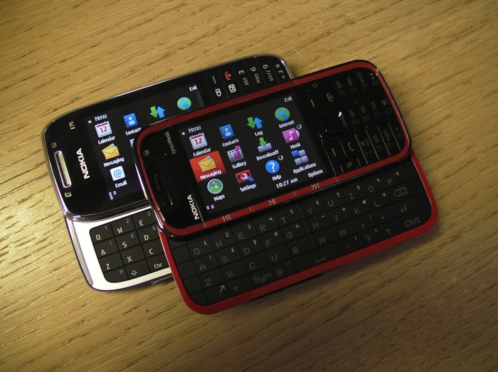 Nokia 5730 XpressMusic on top of E75
