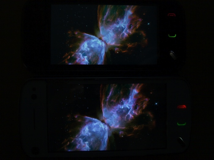 N97 mini and N97 - screen vividness
